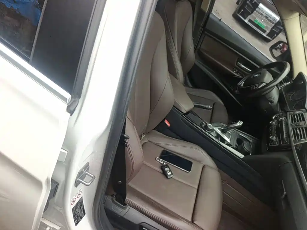 BMW 3 Series — миниатюра 25