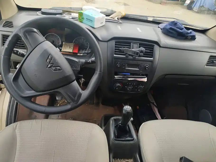 Wuling Rongguang S — миниатюра 12