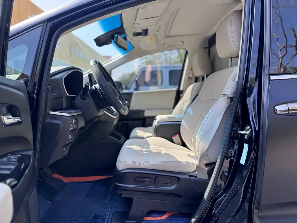 Honda Odyssey 2022 2.0L e:HEV мест