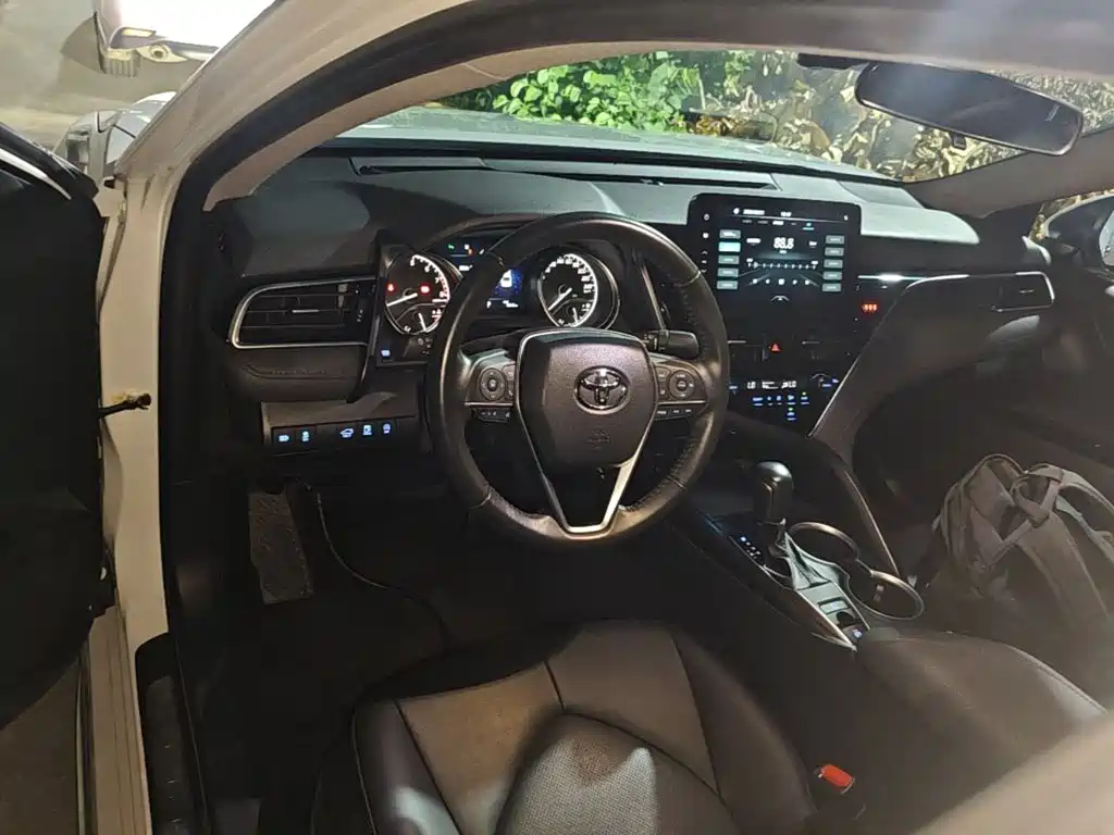 Toyota Camry — миниатюра 11
