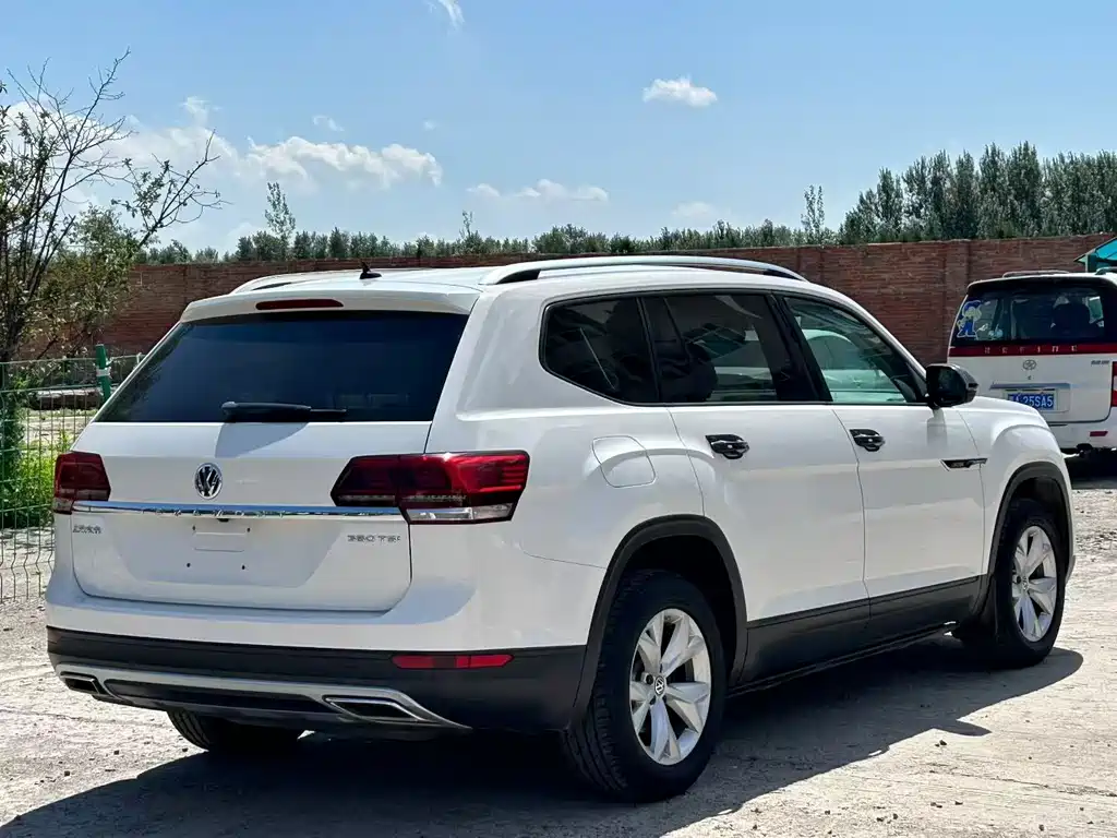 Volkswagen Teramont — миниатюра 4