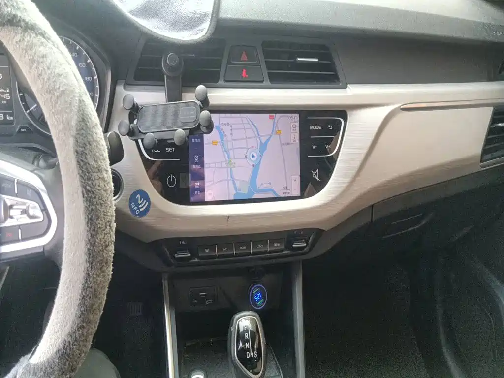 Geely Vision X3 — миниатюра 9