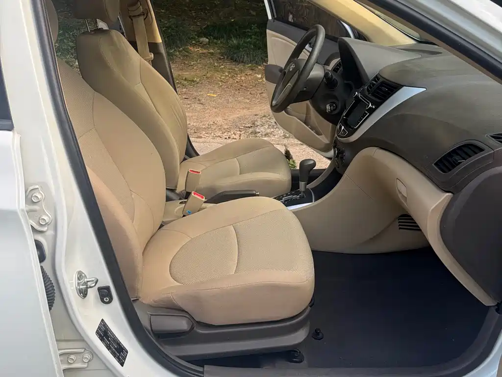 Hyundai Verna Sedan 1.4L Auto Fashion Type GT, фото 14