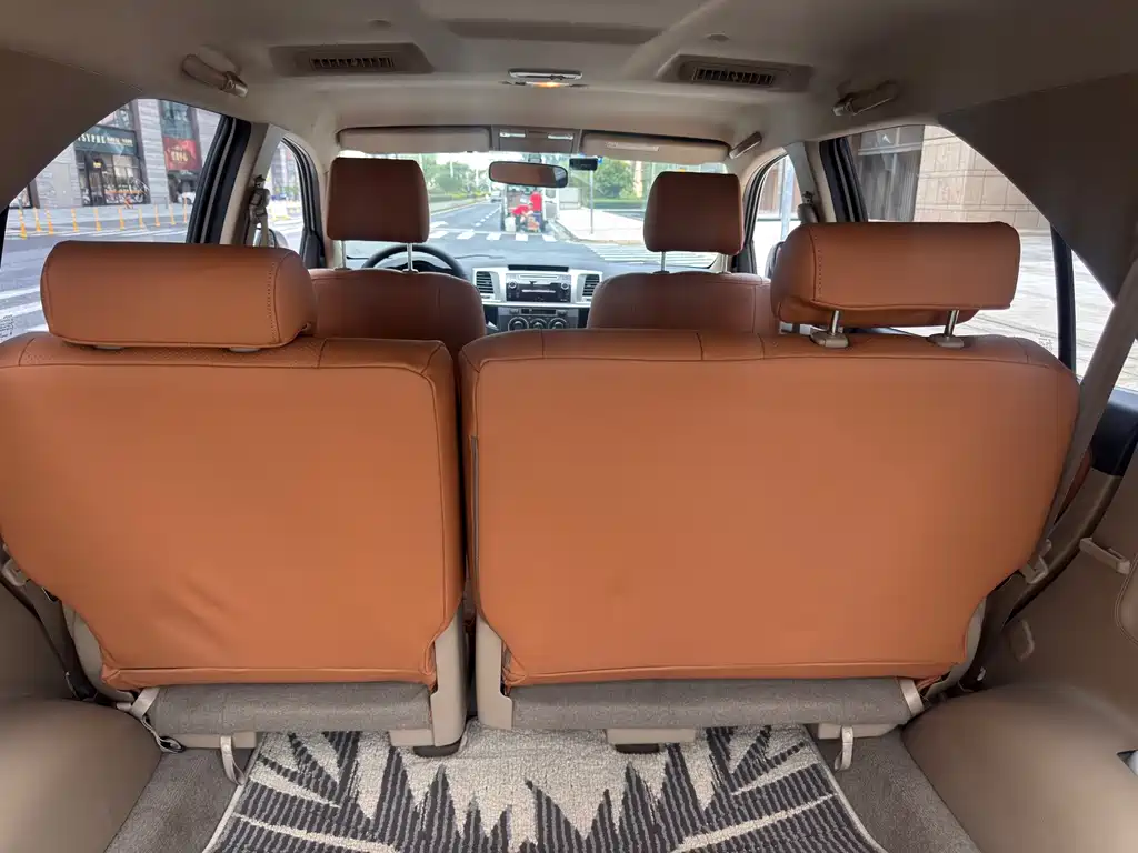Toyota Fortuner — миниатюра 20
