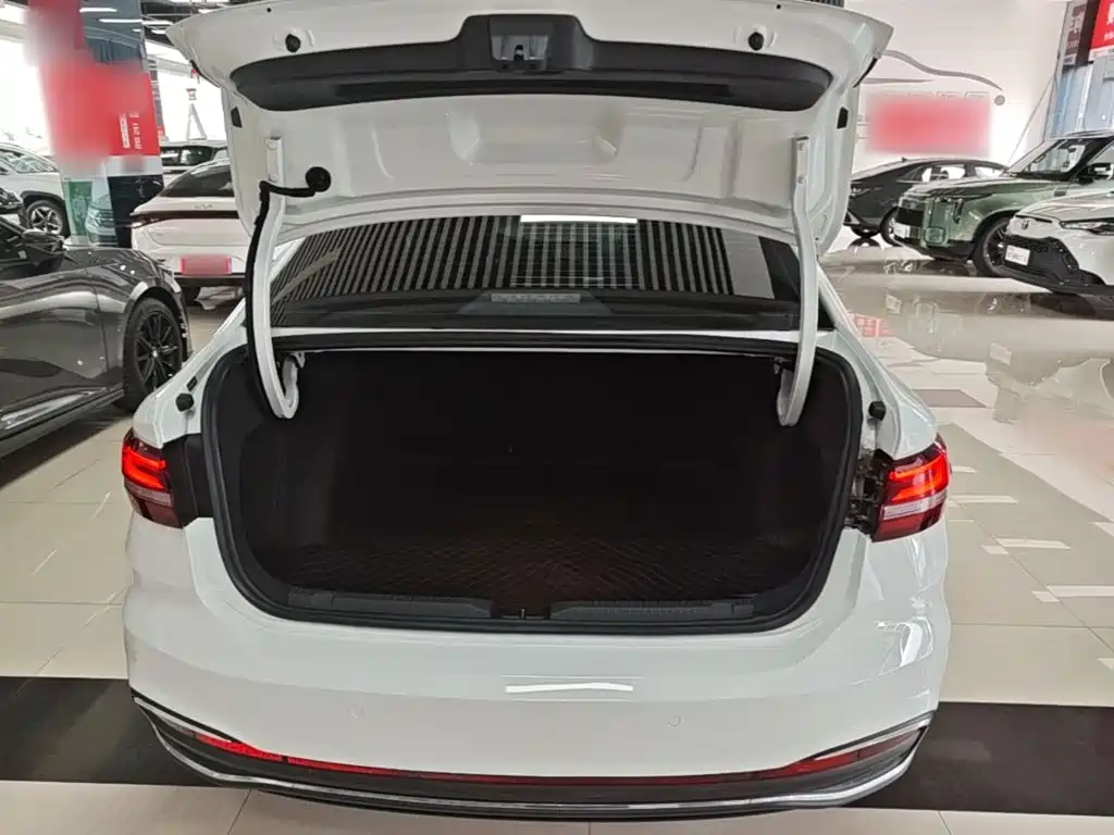 Volkswagen Lavida — миниатюра 19