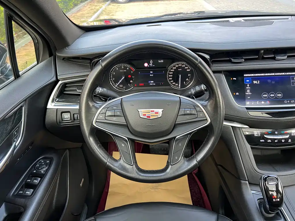 CADILLAC XT5