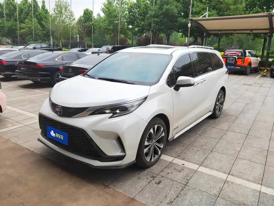 Toyota Granvia 2024
