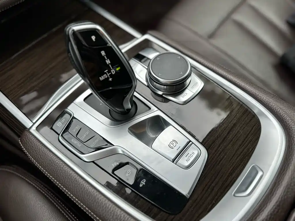 BMW 7 SERIES