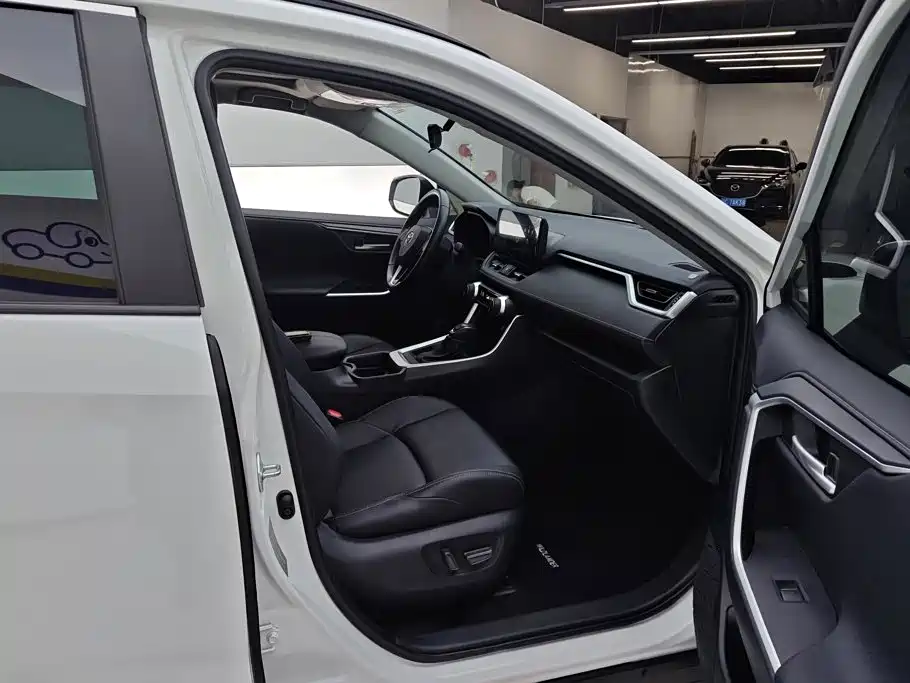 Toyota Wildlander — миниатюра 8