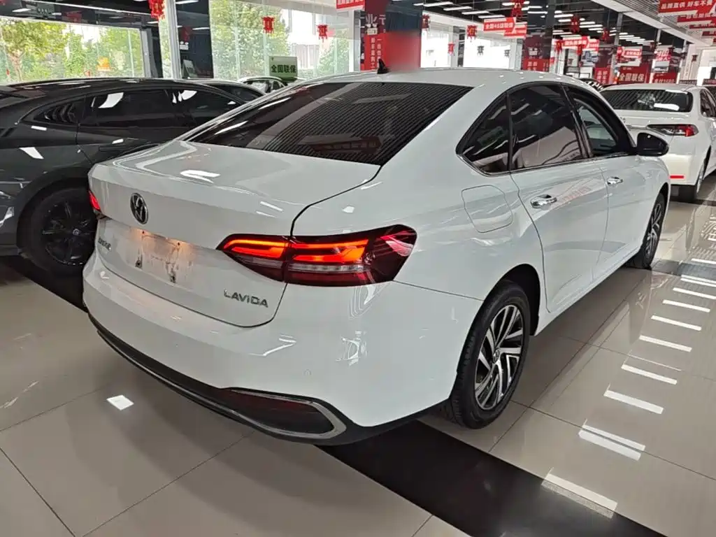Volkswagen Lavida — миниатюра 7