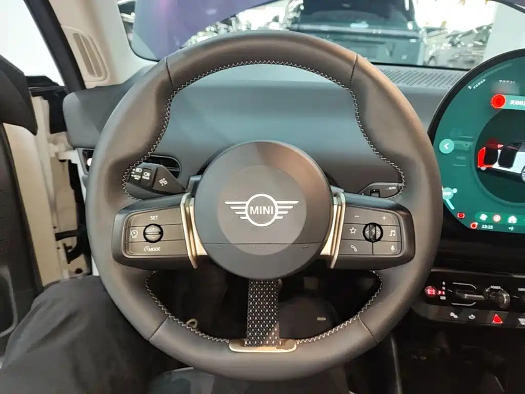 MINI MINI COOPER EV — миниатюра 11