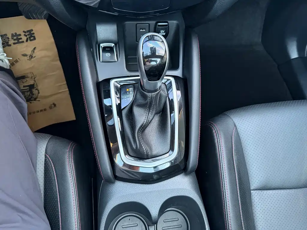 Nissan Qashqai — миниатюра 13