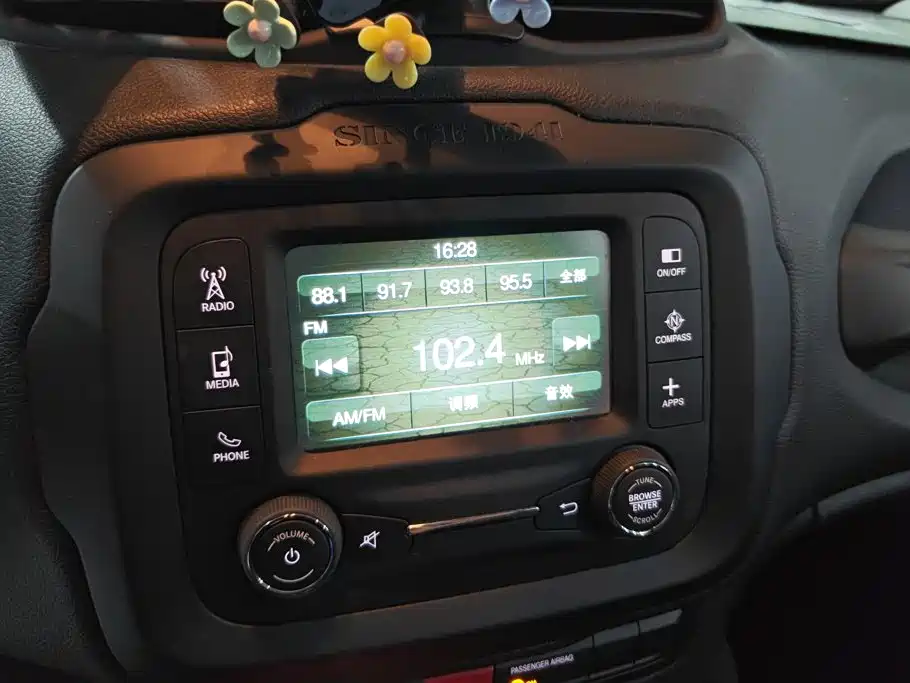 Jeep Renegade — миниатюра 13