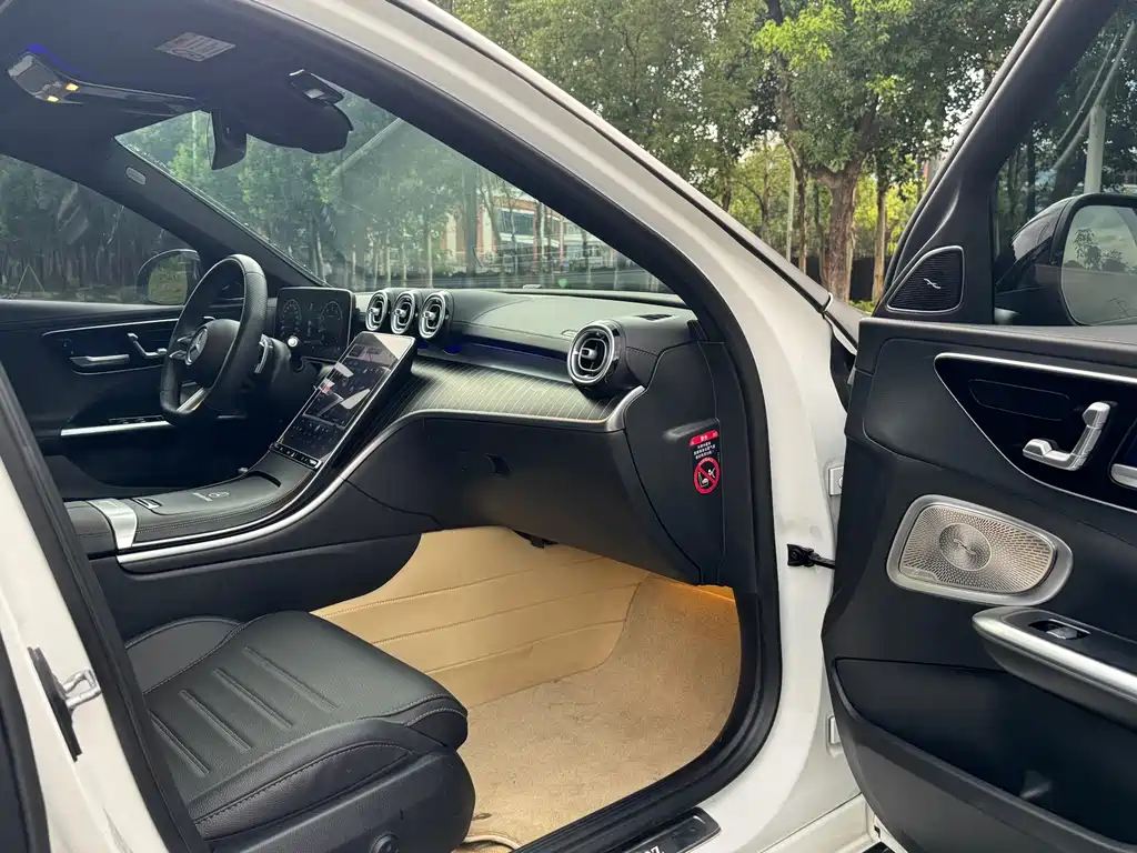 Mercedes-Benz C-Class — миниатюра 14