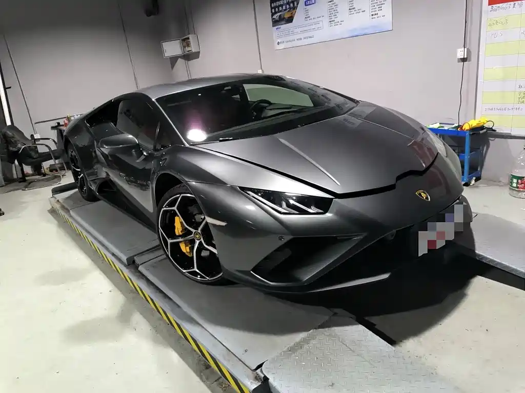 Lamborghini Huracán 2021