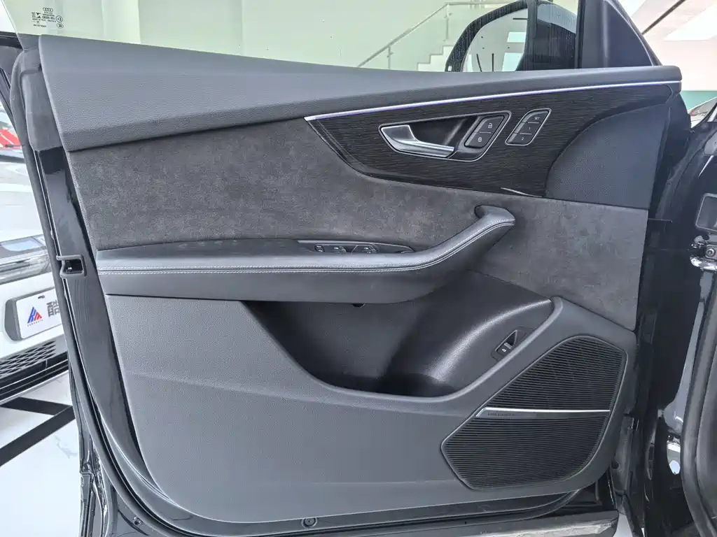 Audi Q8 — миниатюра 4