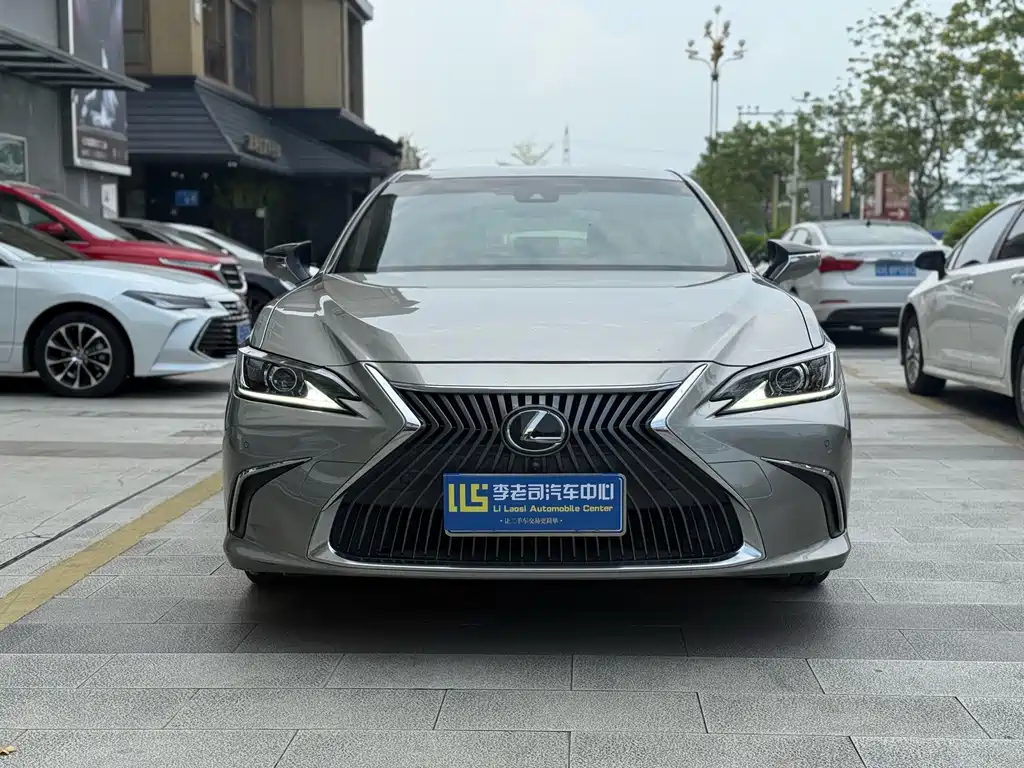 Lexus ES — миниатюра 2