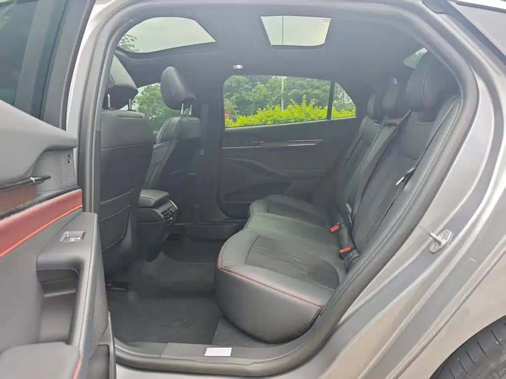 Ford Mondeo — миниатюра 7