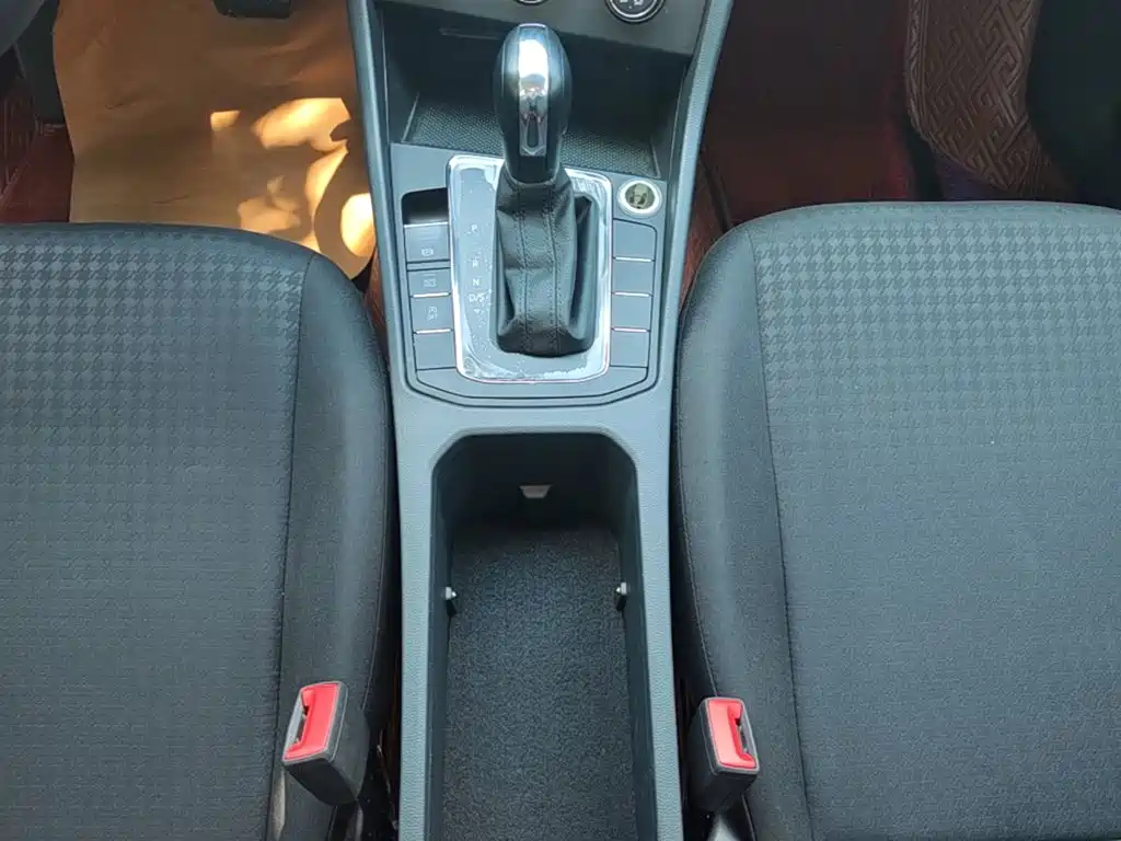 Volkswagen Bora — миниатюра 14