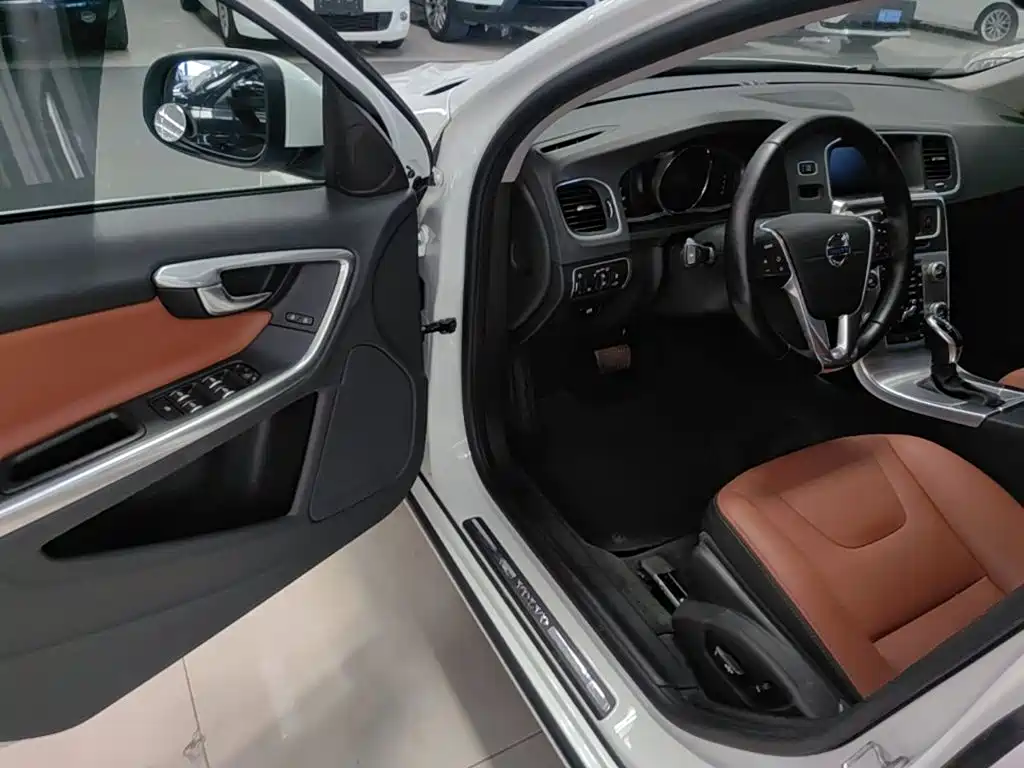 Volvo S60 — миниатюра 16