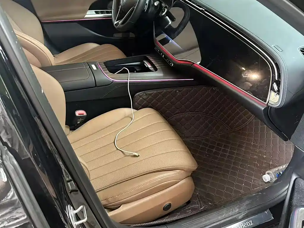 Mercedes-Benz E-Class — миниатюра 6