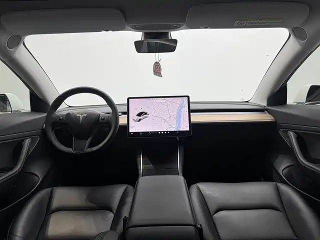 Tesla Model 3 — миниатюра 4