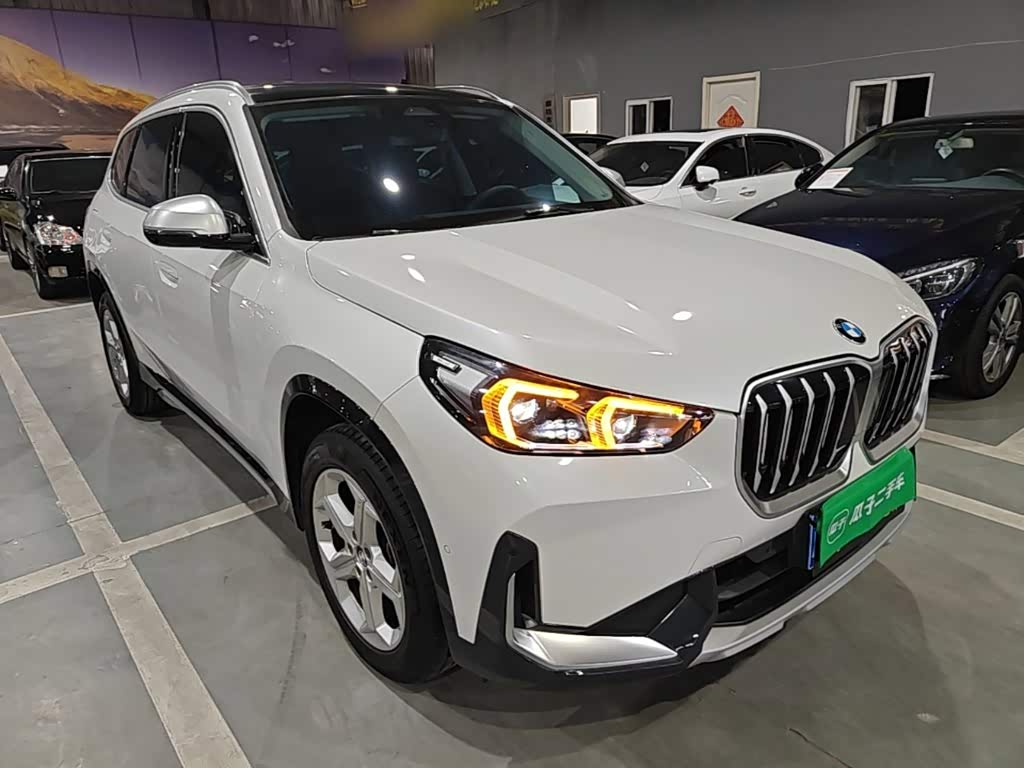 BMW X1 1.5 л 2023 г. Белый, пробег 26200 км
