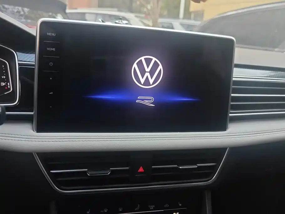 Volkswagen Tiguan L — миниатюра 13