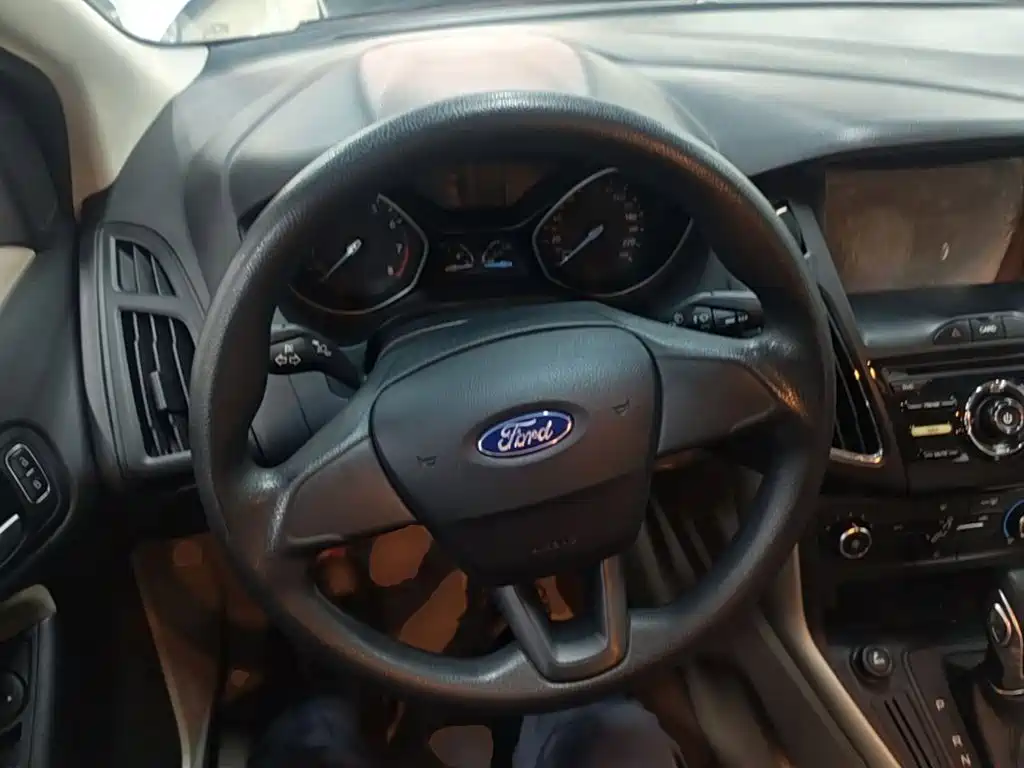 Ford Focus — миниатюра 11