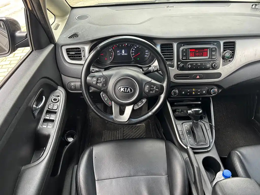 Kia Carens — миниатюра 3