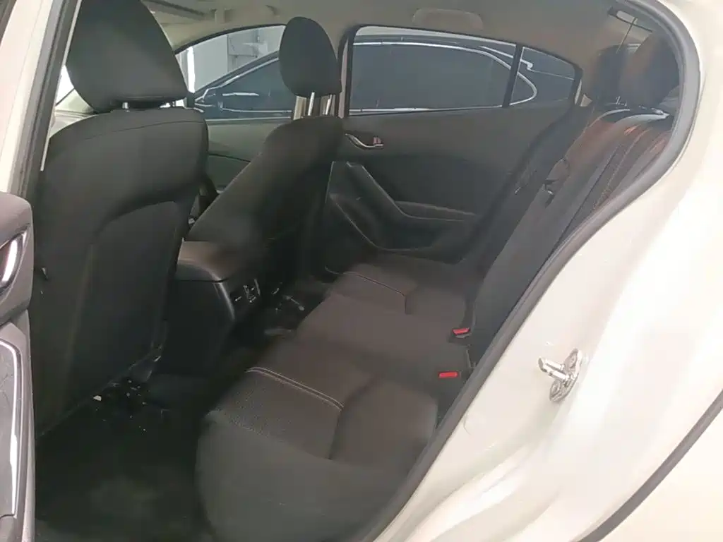 Mazda 3 Axela — миниатюра 17