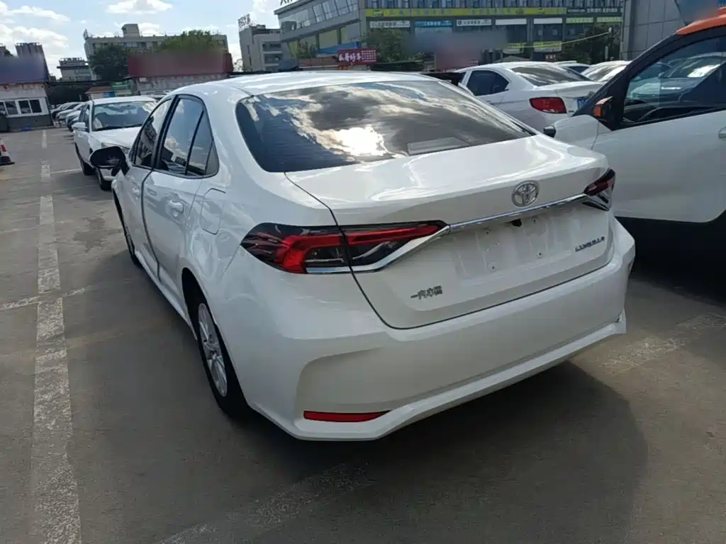 Toyota Corolla — миниатюра 5