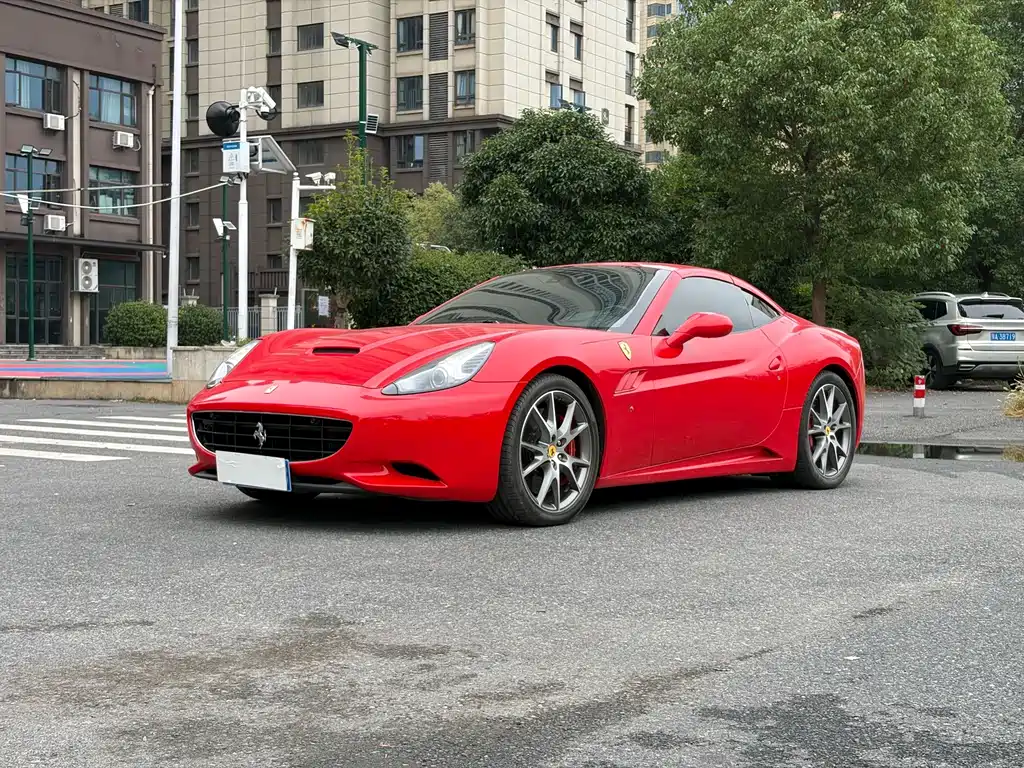 Ferrari California T