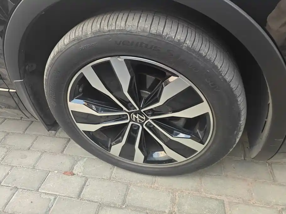 Volkswagen Tiguan L — миниатюра 6