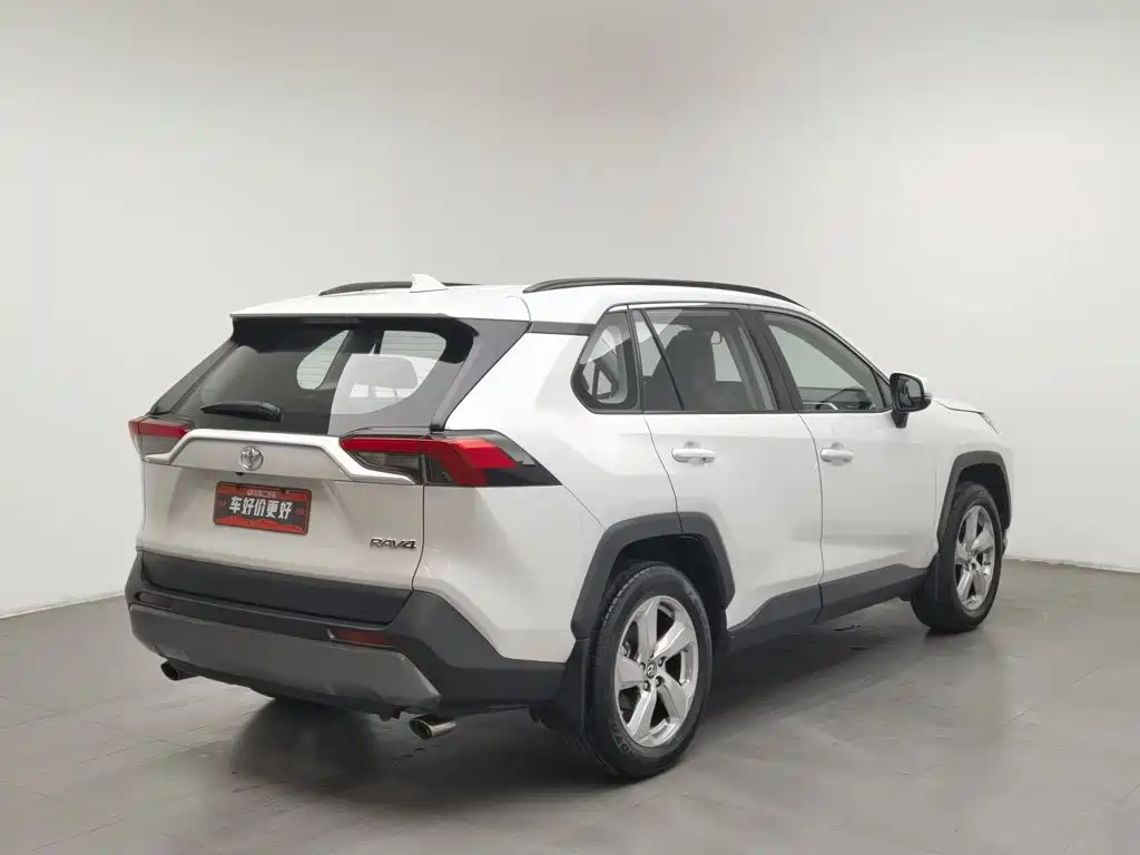 Toyota RAV4 — миниатюра 2