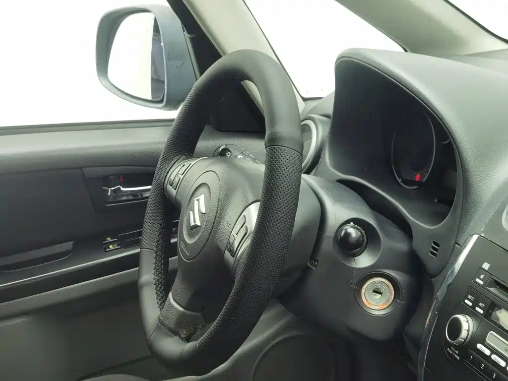Suzuki SX4 — миниатюра 22