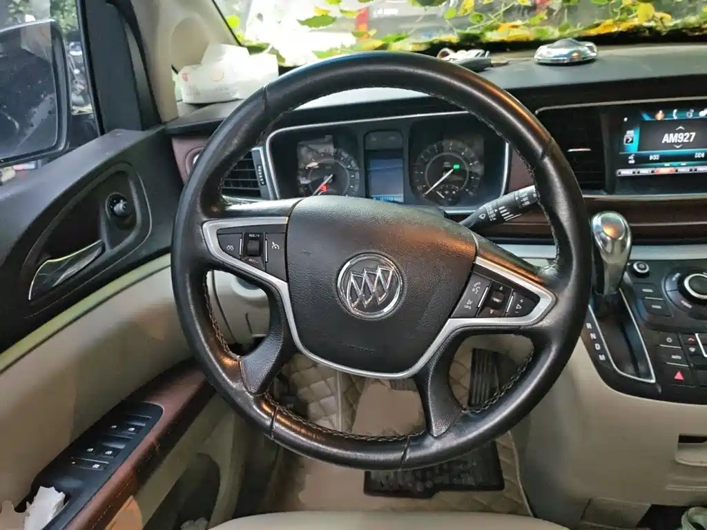 Buick GL8 2017 25S Luxury V