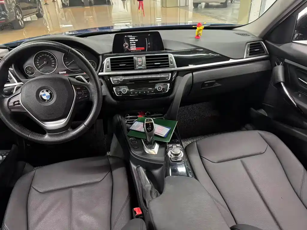 BMW 3 Series — миниатюра 3