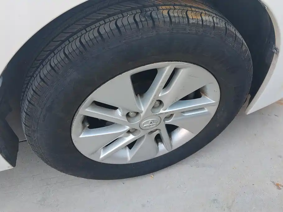Toyota Corolla — миниатюра 6