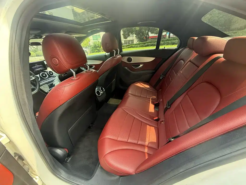 Mercedes-Benz C-Class — миниатюра 6