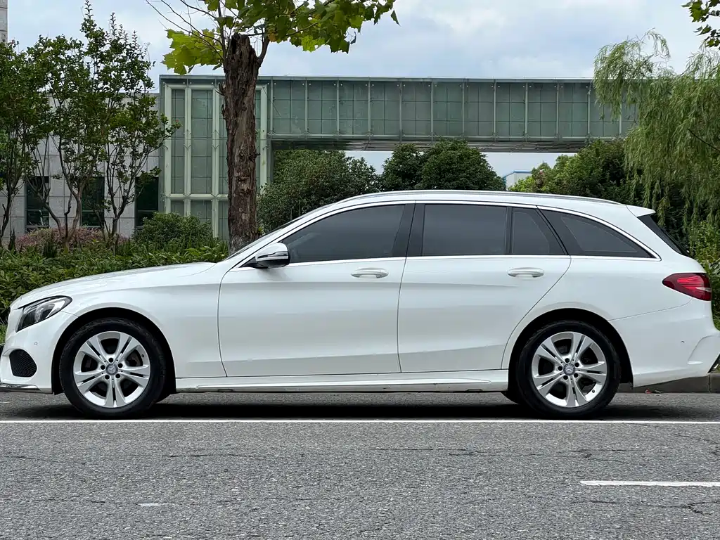 Mercedes-Benz C-Class (Import) — миниатюра 5