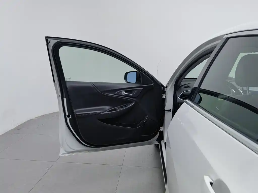 Chevrolet Malibu XL — миниатюра 8