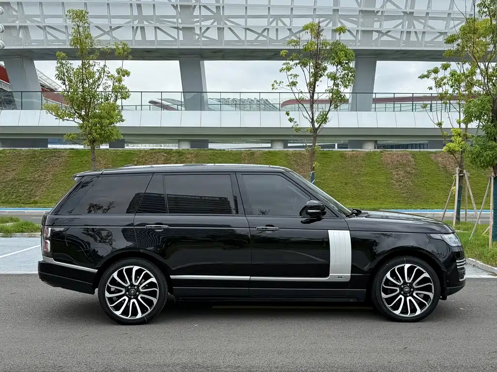 Land Rover Range Rover — миниатюра 8