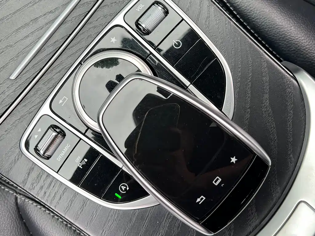 Mercedes-Benz C-Class (Import) — миниатюра 18