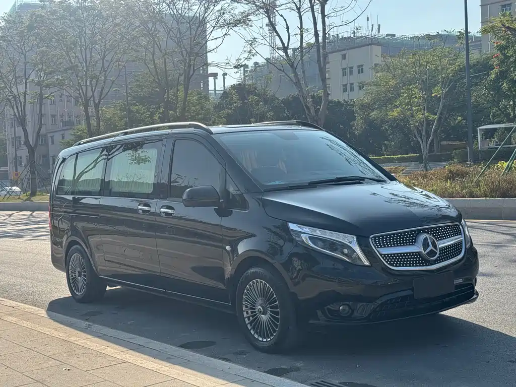 Mercedes-Benz Vito 2020 2.0T 7 мест