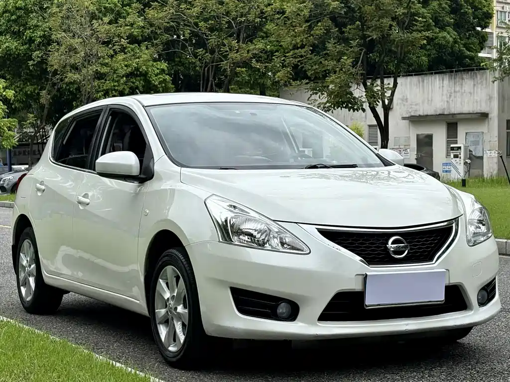 Nissan Tiida — миниатюра 3