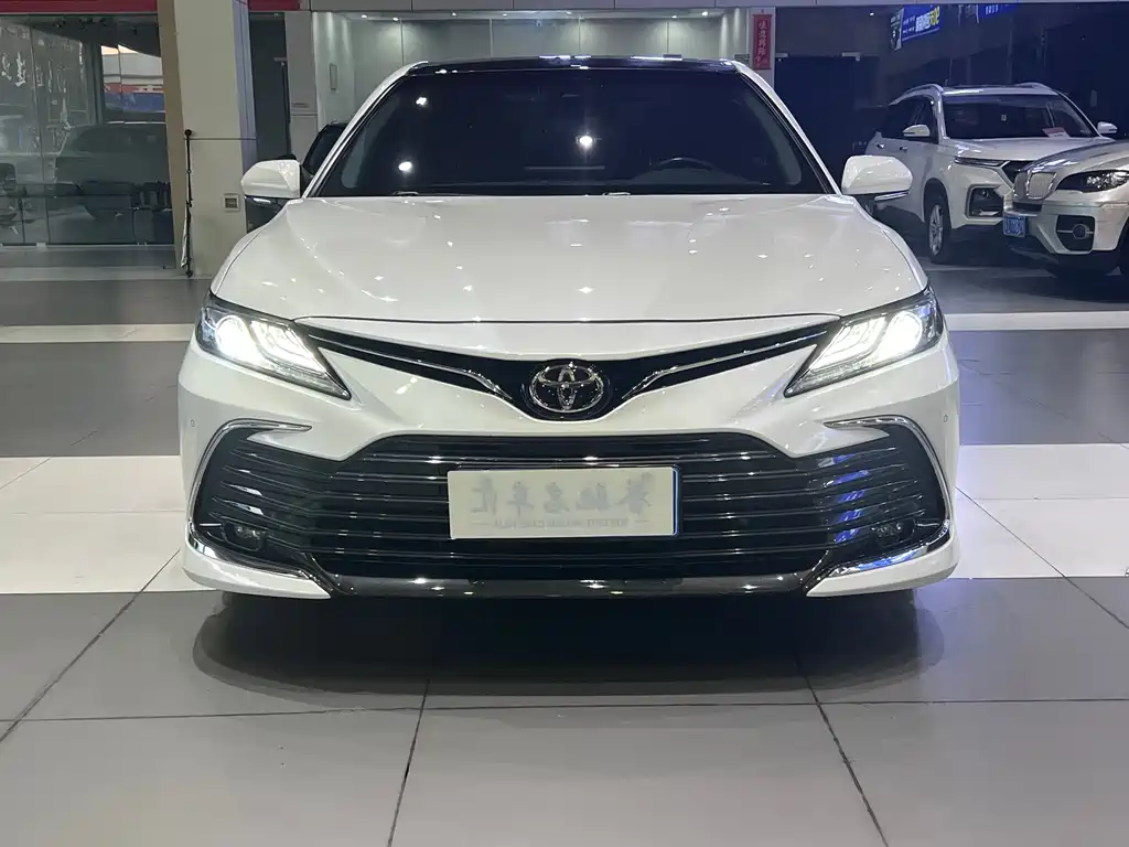 Toyota Camry — миниатюра 2