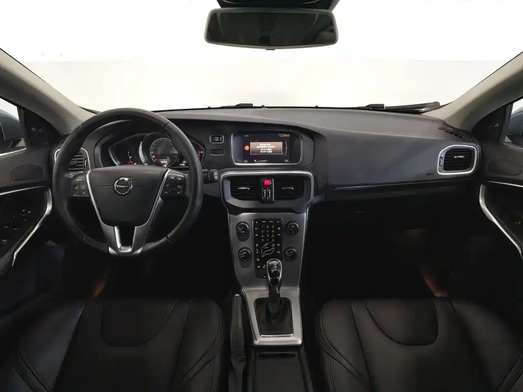 Volvo V40 — миниатюра 5
