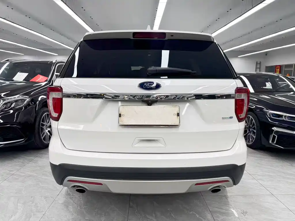 Ford Explorer (Import) — миниатюра 5
