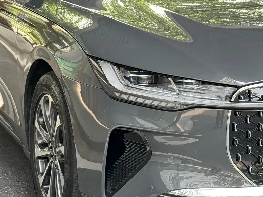 Lincoln Z 2022 i